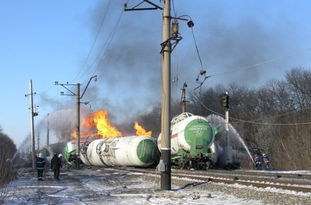В Донецкой области с рельсов сошли цистерны с газом, эвакуировано село