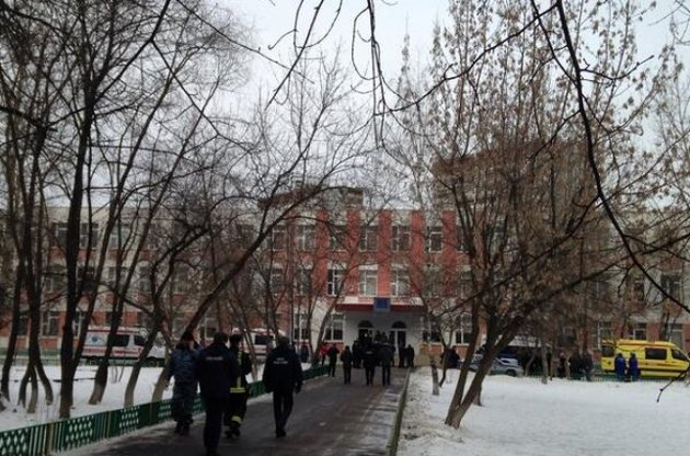 В московской школе вооруженный ученик устроил стрельбу: есть жертвы