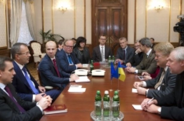 Клюев сообщил делегатам Европарламента о намерении успокоить общество