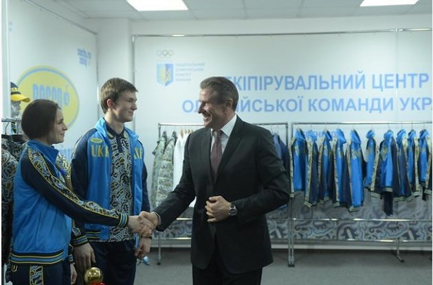 Янукович пообещал квартиры призерам Олимпиады