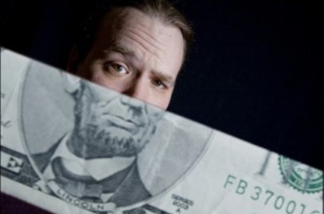 Доллар на межбанке пробил отметку в 9 гривен