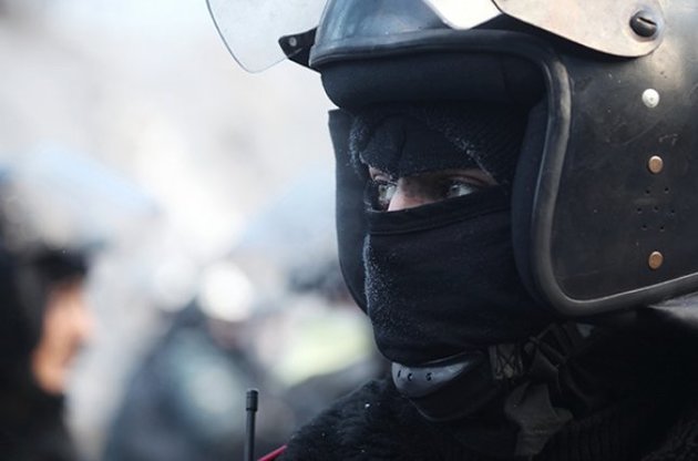 Власть применит силу, если после 18:00 протестующие не прекратят беспорядки, - заявление СБУ и МВД