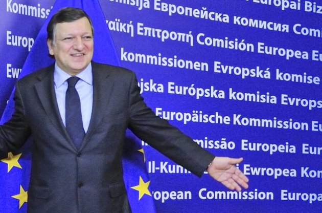 Баррозу сообщил Януковичу о готовящихся против него санкциях ЕС