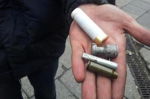 МВС попередило, що міліціонери можуть використовувати вогнепальну зброю для відбиття нападу