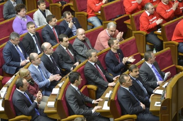 Из фракции ПР в Раде вышли уже 63 депутата