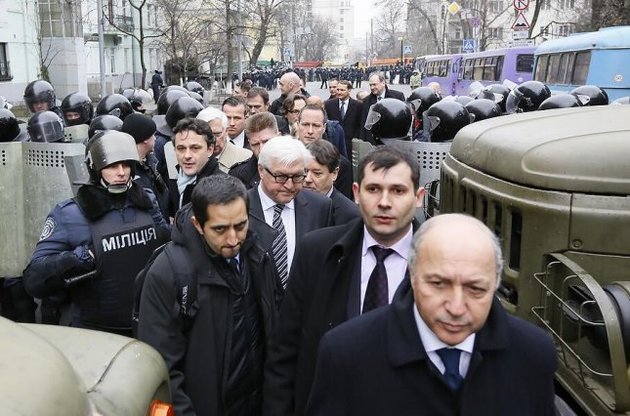 Министры Германии, Франции и Польши вышли от Януковича, намерены снова встретиться с оппозицией
