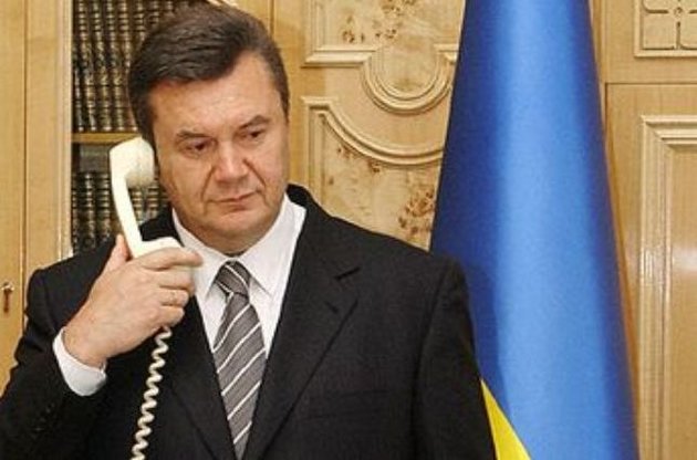 Янукович перебуває у своєму робочому кабінеті і продовжує працювати, - прес-служба
