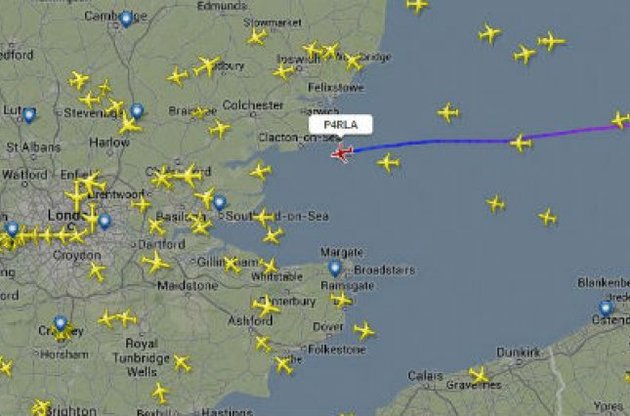 Самолет Ахметова уже пересек Ла-Манш