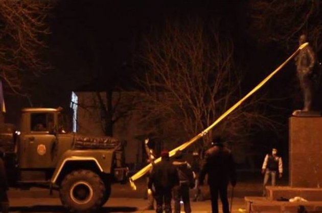 В Броварах ликвидировали памятник Ленину