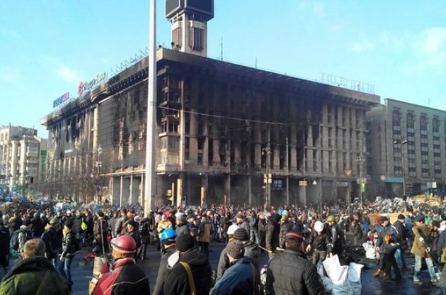 На Майдане протестующие объявили перемирие до решения парламента