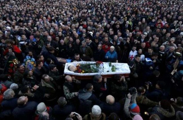 Рада поручила присвоить погибшим активистам звания Героев Украины
