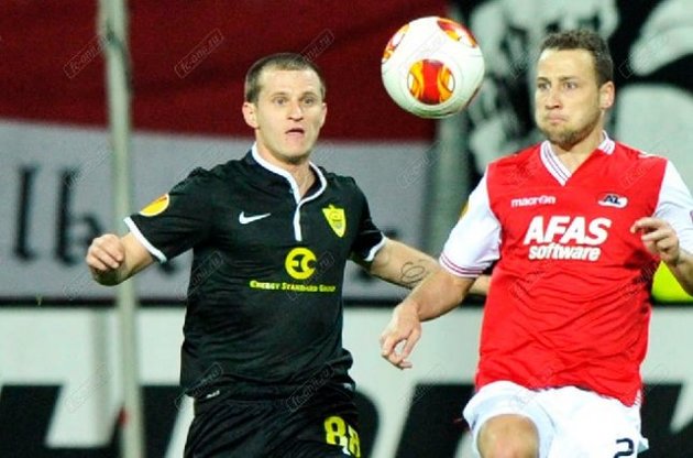 Олександр Алієв (ліворуч) не зумів забити гол супернику