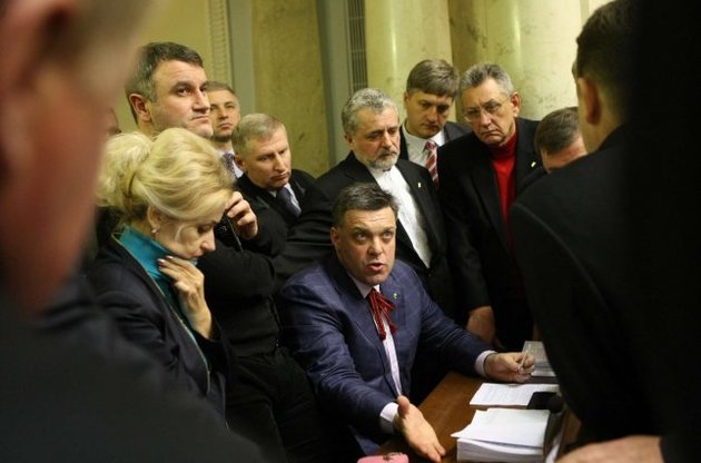Тягнибок: Вопрос роспуска крымского парламента не будет рассмотрен до референдума