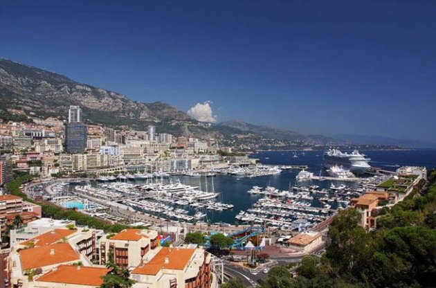 Російських олігархів можуть позбавити звичного способу життя