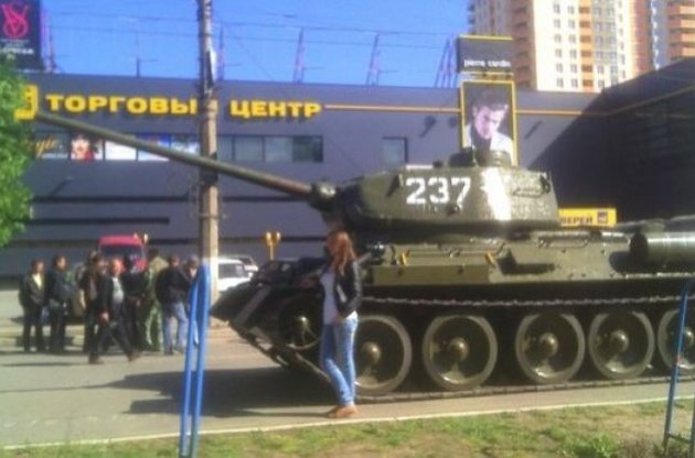 В Луганске сепаратисты угнали танк времен ВОВ