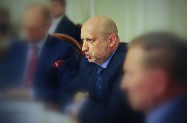 Турчинов уволил послов Украины во Франции и Англии