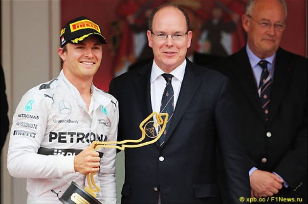 Формула-1: Нико Росберг прервал победную серию Льюиса Хэмилтона, вновь победив в Монако