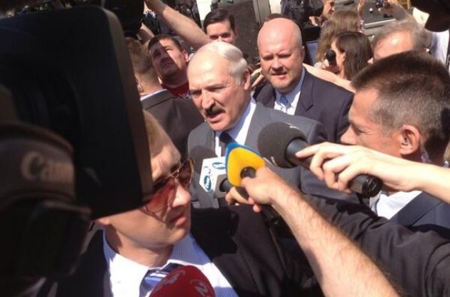 Лукашенко готовий допомогти повернути Януковича в Україну