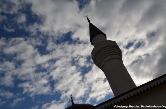 Мечеть в Симферополе забросали "коктейлями Молотова"