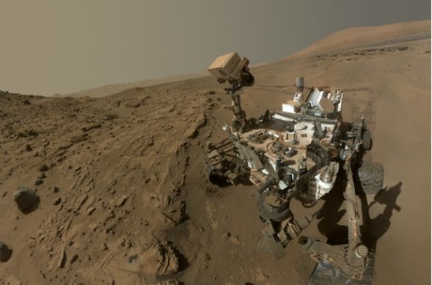 Марсоход Curiosity снял "селфи" в годовщину пребывания на Красной планете