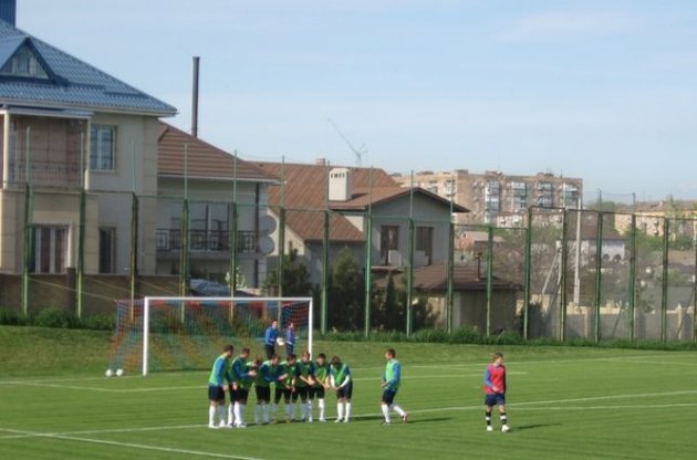 "Ильичевец" тренируется в Мариуполе