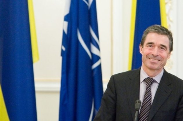 Генсек НАТО надеется на углубление сотрудничества с Украиной