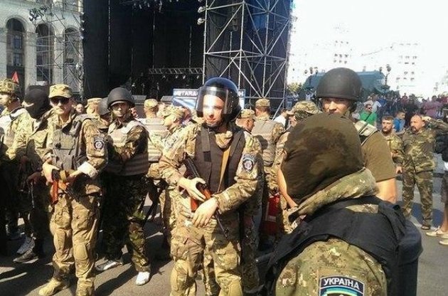При столкновениях на Майдане пострадали 50 правоохранителей