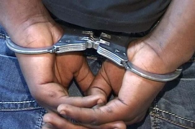 Невідомий чоловік погрожував директору Укрдому і кинув в його бік гранату