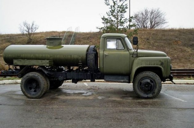 Збільшився потік російських бензовозів у Донбас