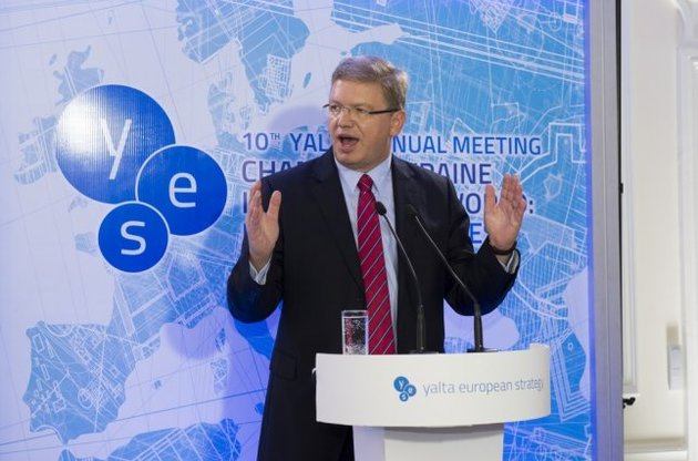 Фюле уверяет, что в ЕС о проблеме Крыма помнят