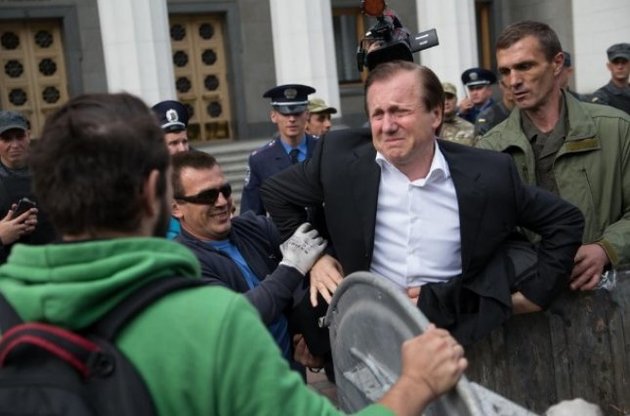 Журавский заявил, что оказался в мусорном баке из-за конкурента по округу