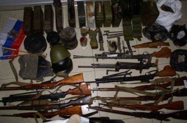 У Мелітополі СБУ затримала торговців з арсеналом зброї