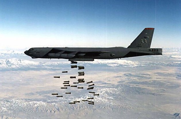 США обнародовали фото и видео бомбардировок позиций исламистов в Сирии