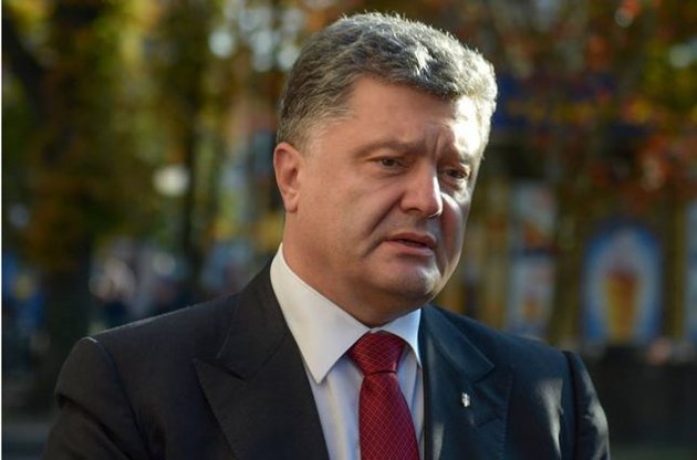 Порошенко подписал закон об отмене пошлины на импорт вооружений