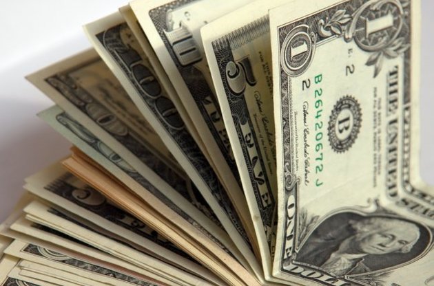 Доллар на межбанке рухнул ниже 13 грн