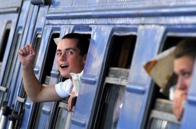 Відновлено рух пасажирських потягів з Донецька