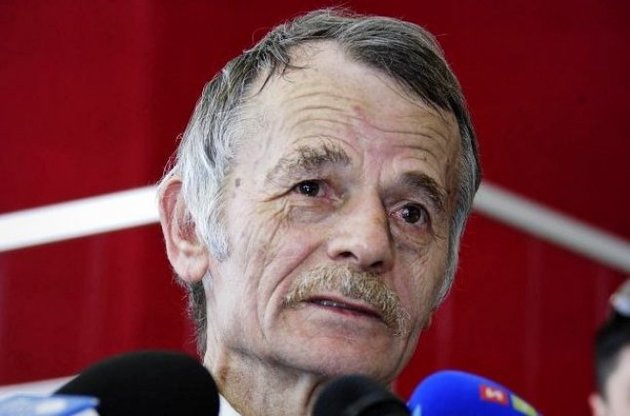 Джемілєв заявив про масове знищення татар