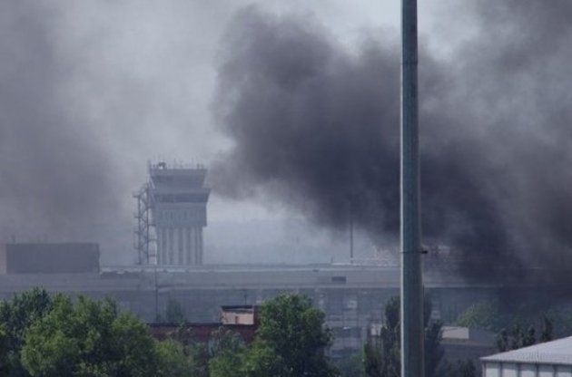В Донецке боевики продолжают бой за аэропорт