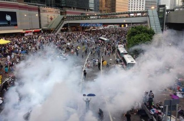 В Гонконге местный "антимайдан" избил демонстрантов-демократов - WSJ