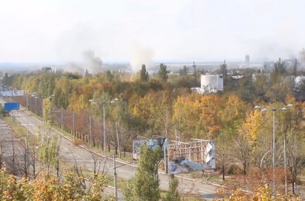 В Донецке снаряды разрушили несколько домов, погибли три мирных жителя