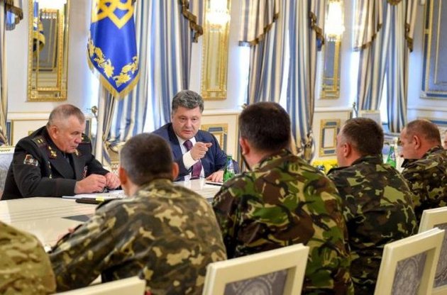 Порошенко зустрівся з бійцями і командирами 51-ї бригади