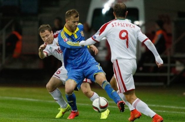 Сборная Украины в напряженном матче обыграла Беларусь