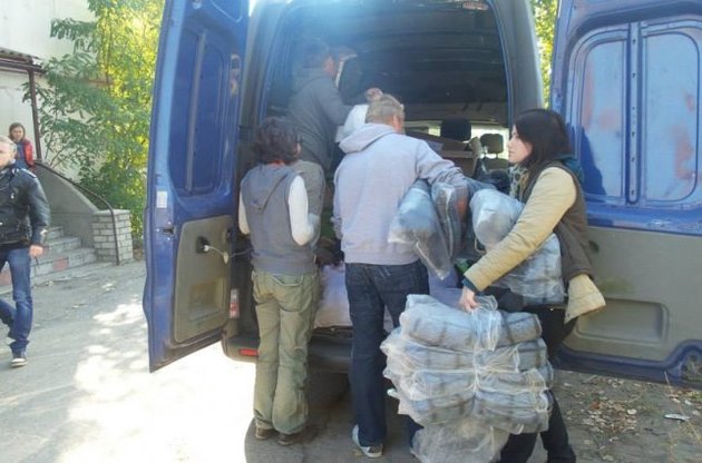 Переселенцы из Донбасса и Крыма выживают благодаря волонтерам - Die Zeit