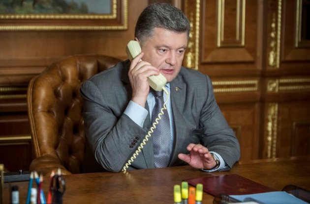 Обама повідомив Порошенко про минулу відеоконференцію з лідерами країн Європи