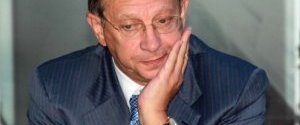 Суд відібрав 