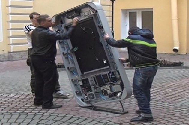 Пямятник хочуть знищити публічно