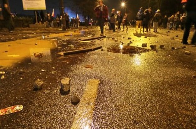 Поліція заарештувала кілька сотень людей