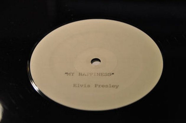 Первую пластинку Пресли хотел подарить маме