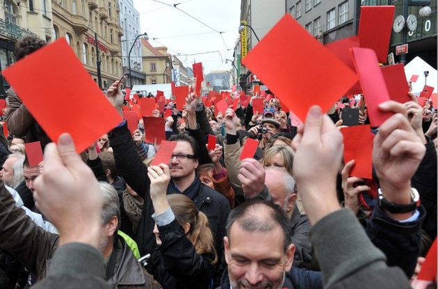 Тысячи жителей Праги потребовали отставки пророссийского президента Земана