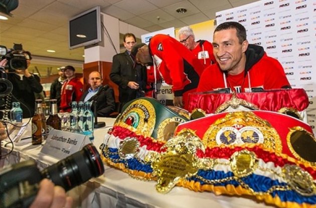 На кону зустрічі Володимира Кличка і Кубрата Пулєва буде стояти лише один пояс